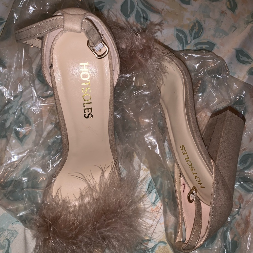 Heels - Picture 2 of 3